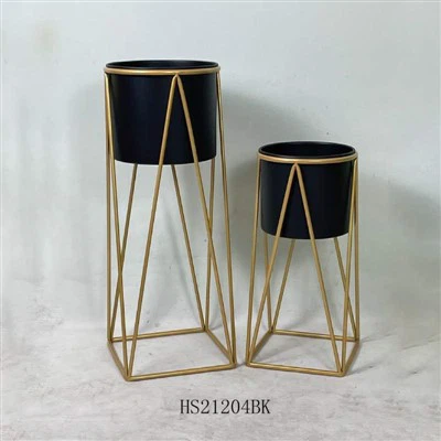 Metal urtepottestande udendørs